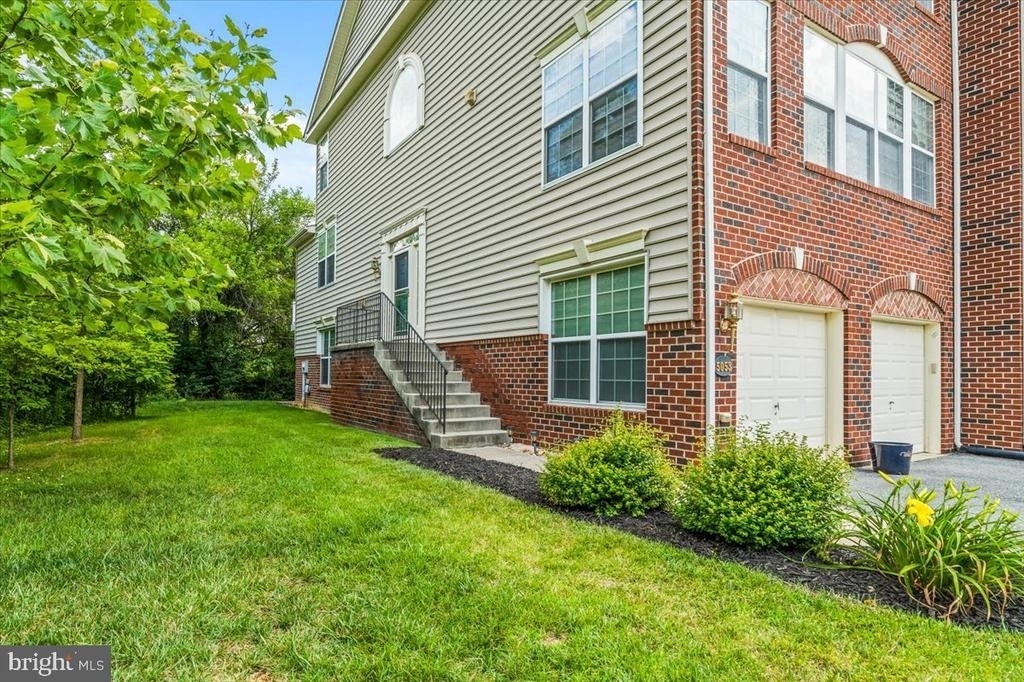 5053 Wesley Square - Photo 2