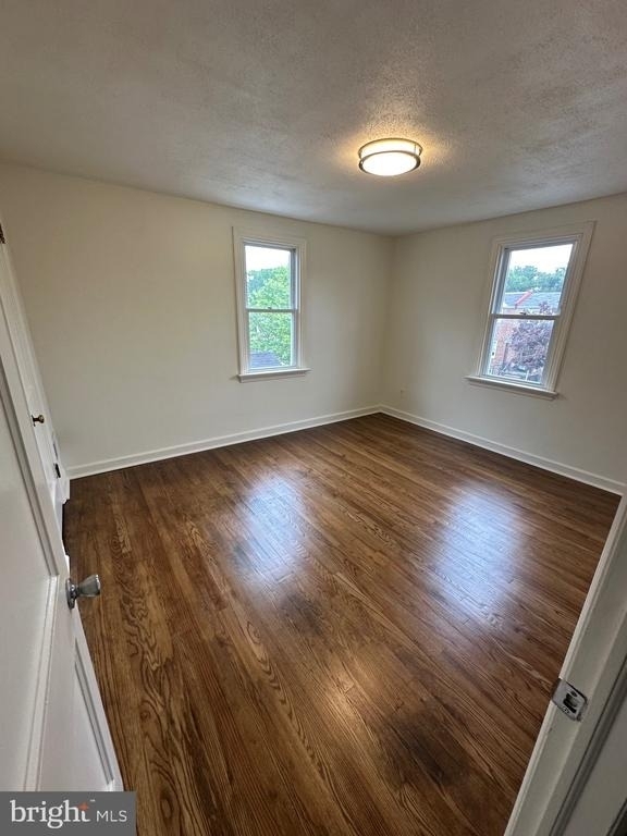 1122 Coyne Place - Photo 13