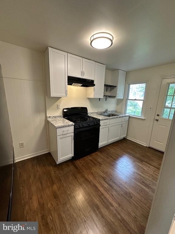 1122 Coyne Place - Photo 7