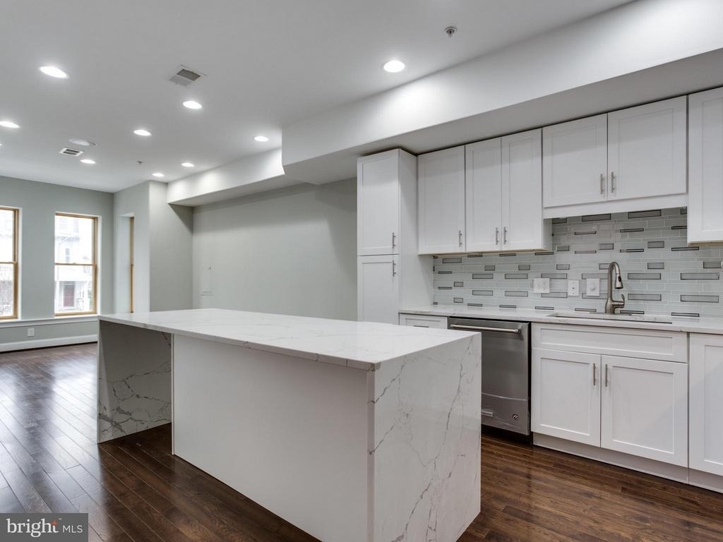 1234 Euclid Street Nw - Photo 2