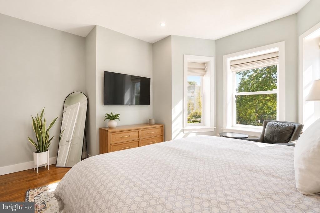 145 Adams Street Nw - Photo 8