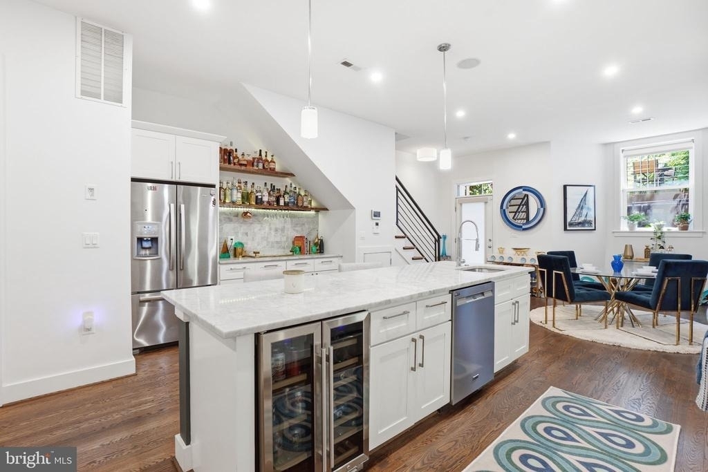 145 Adams Street Nw - Photo 4