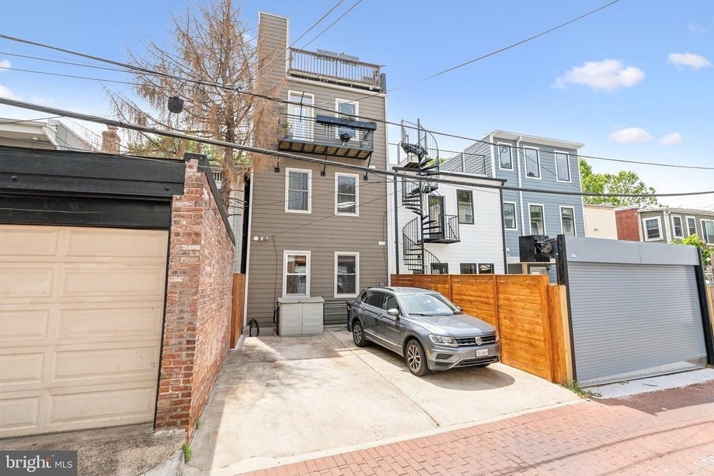 145 Adams Street Nw - Photo 17