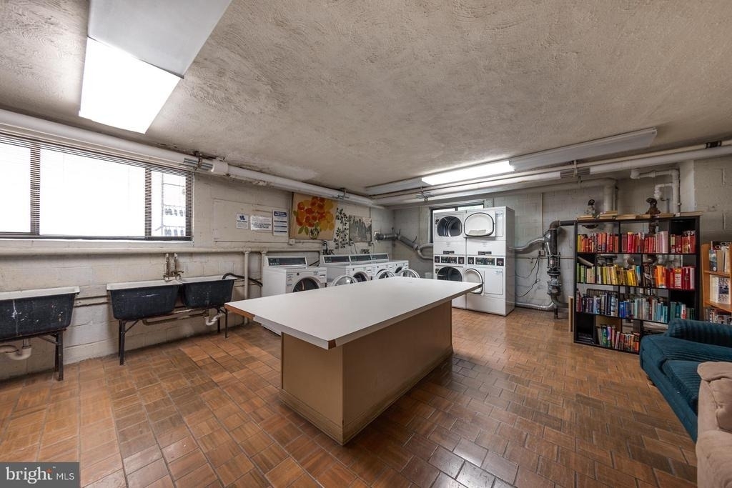 305 C Street Ne - Photo 28