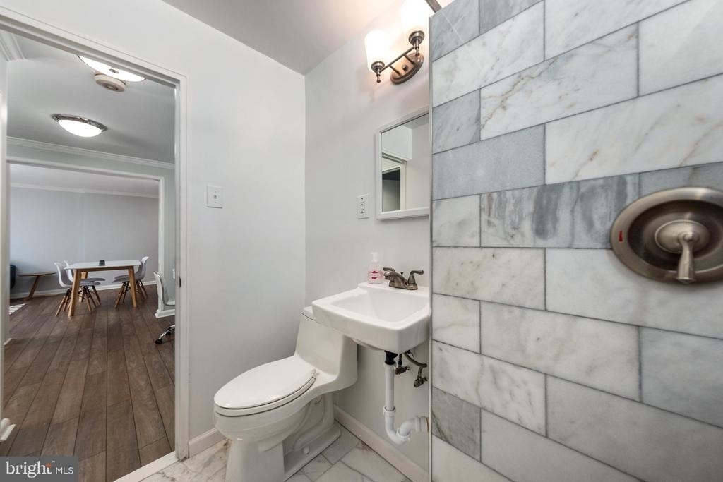 305 C Street Ne - Photo 17