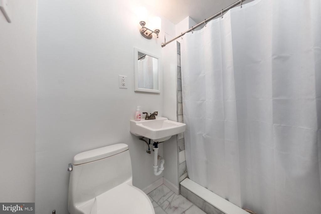 305 C Street Ne - Photo 18