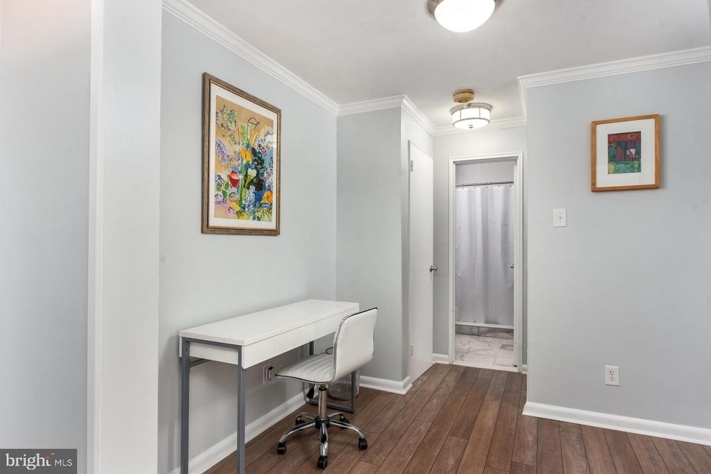 305 C Street Ne - Photo 8