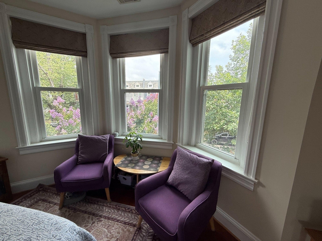 908 11th Street Ne - Photo 8