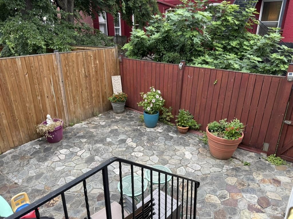 908 11th Street Ne - Photo 16
