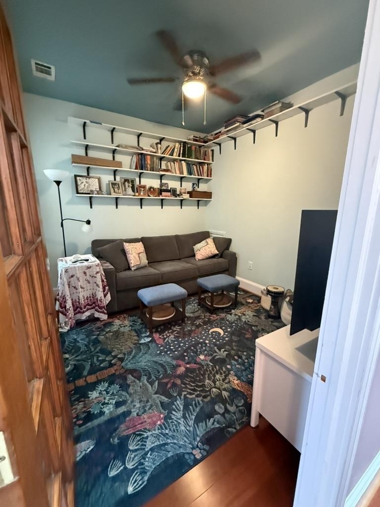 908 11th Street Ne - Photo 9