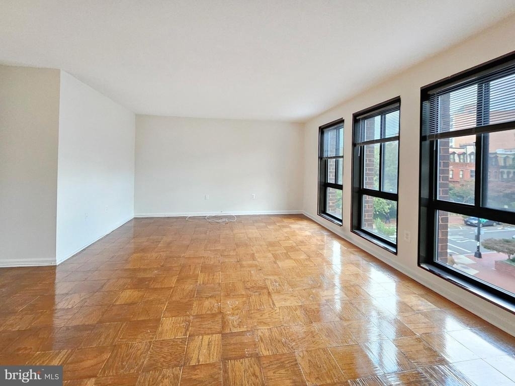 1280 21st Street Nw - Photo 4