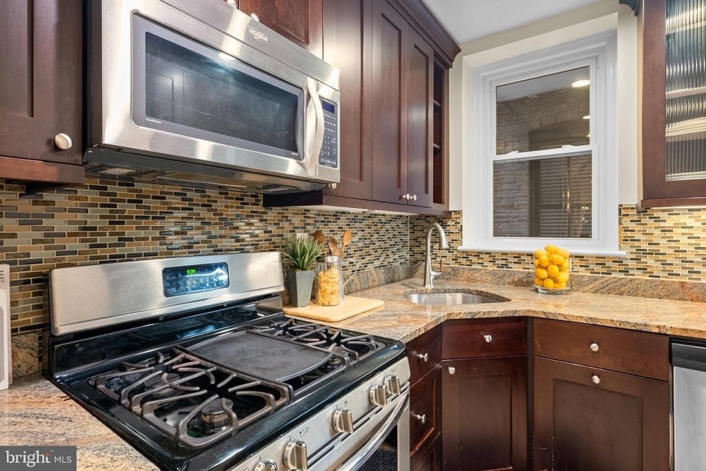 410 11th Street Ne - Photo 16