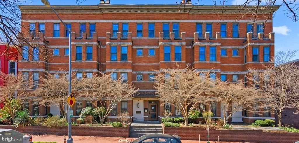 410 11th Street Ne - Photo 1