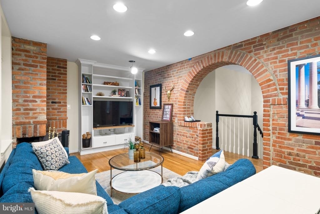 410 11th Street Ne - Photo 8