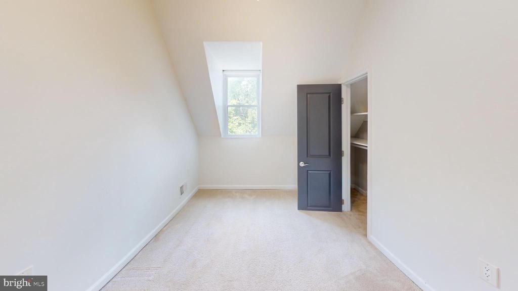 452 Oakwood Street Se - Photo 10
