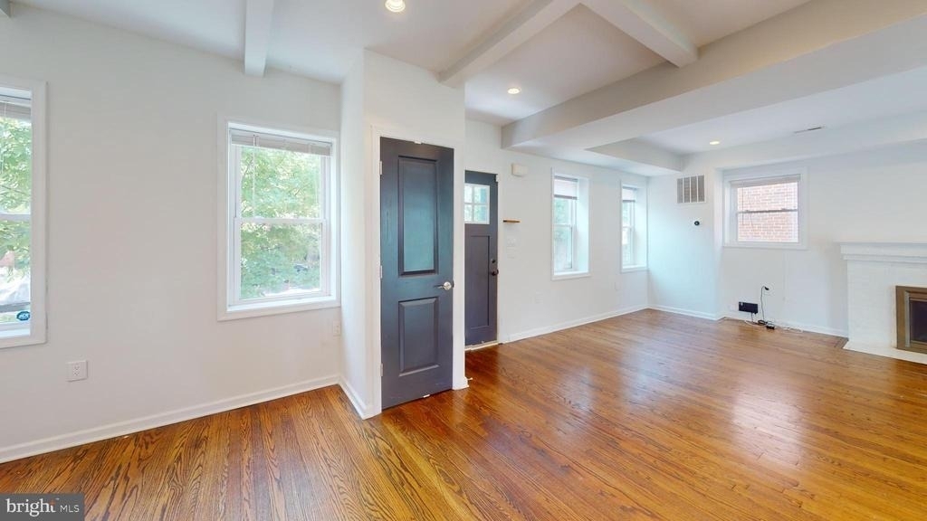 452 Oakwood Street Se - Photo 7