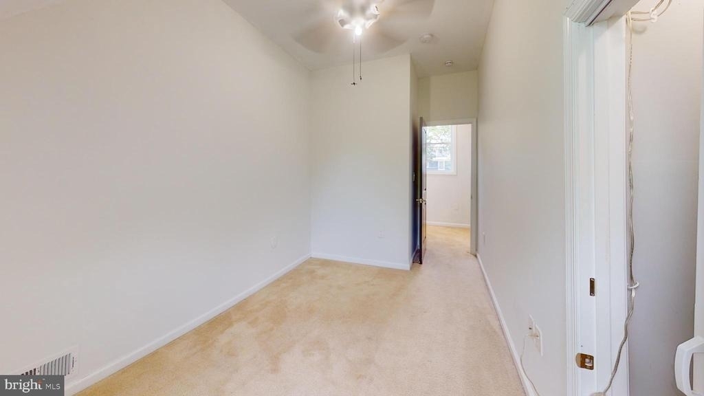 452 Oakwood Street Se - Photo 12