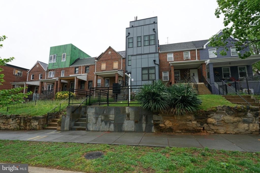 1632 K Street Ne - Photo 3