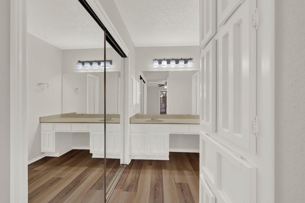 1202 Thorpe Ln - Photo 20