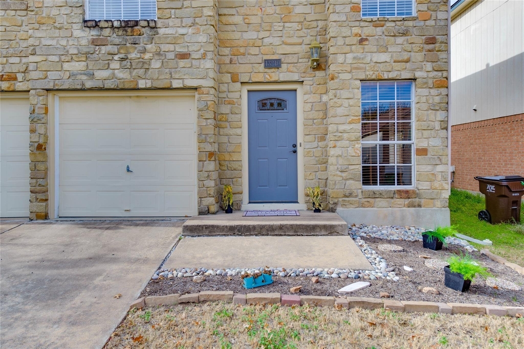 13210 Marrero Dr - Photo 3