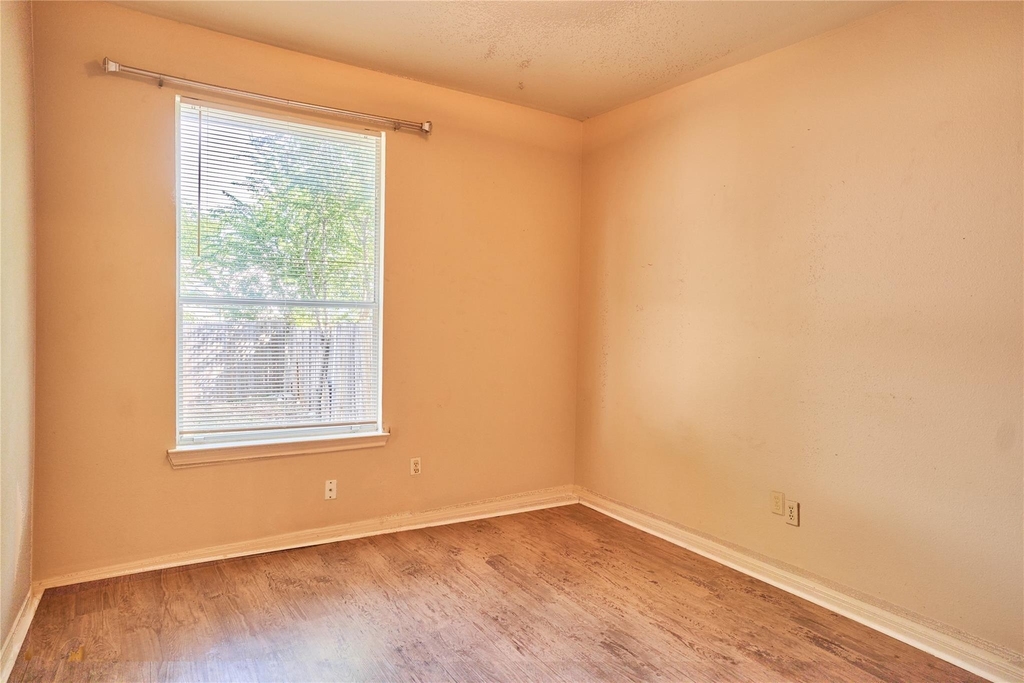 508 Gregory Ct - Photo 8