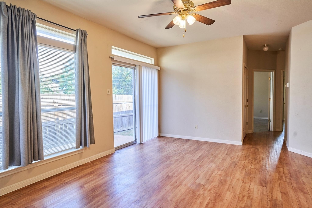 508 Gregory Ct - Photo 5