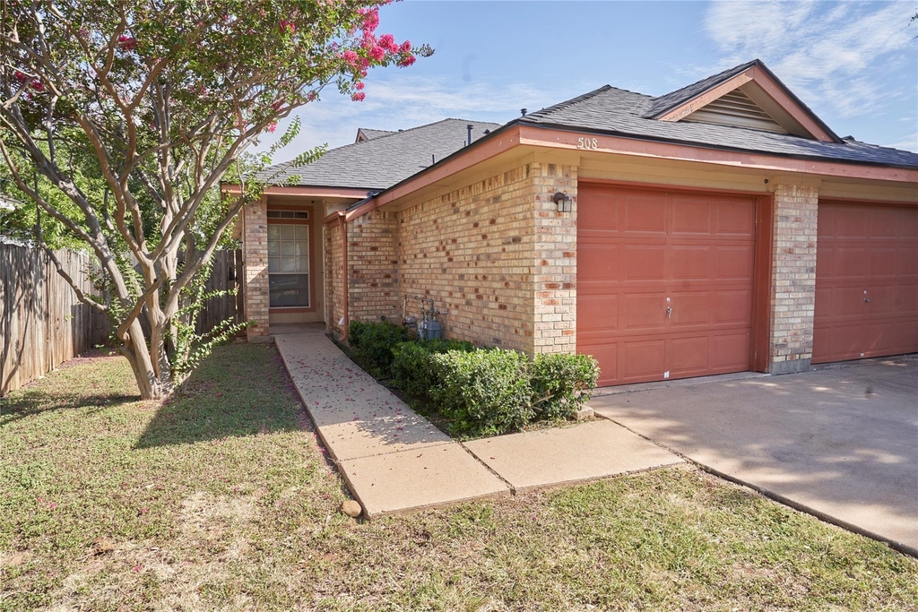 508 Gregory Ct - Photo 1