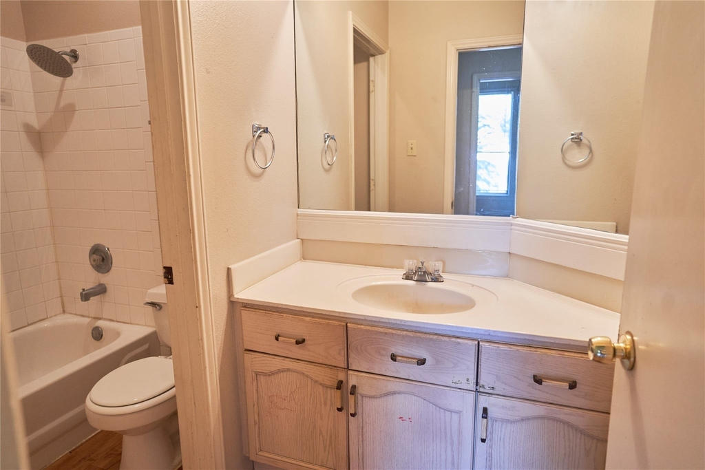 508 Gregory Ct - Photo 9