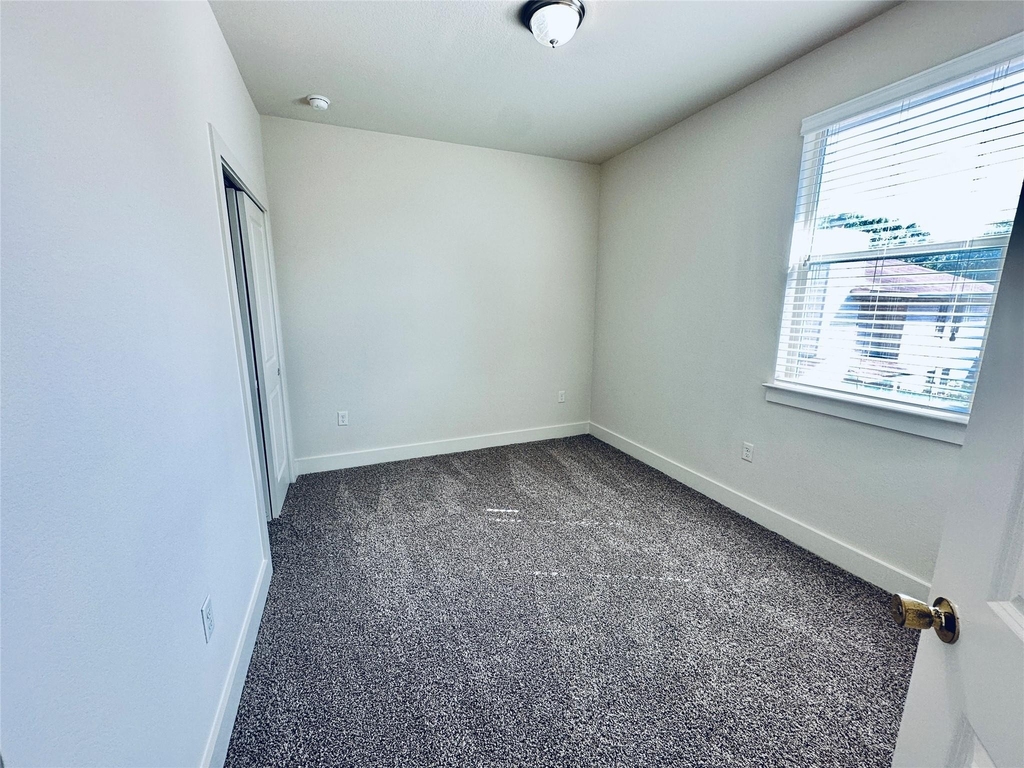 2216 Creekside Ln - Photo 26