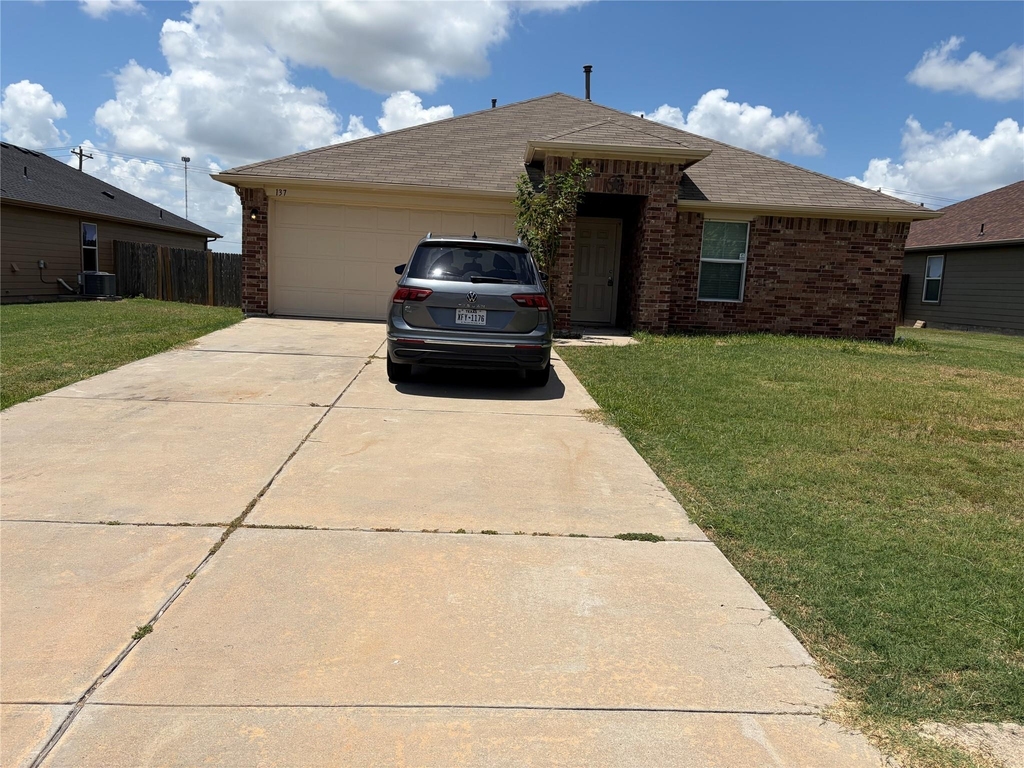 137 Rafe Ct - Photo 0