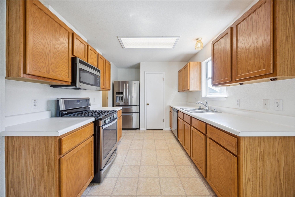 108 Loryn Dr - Photo 10