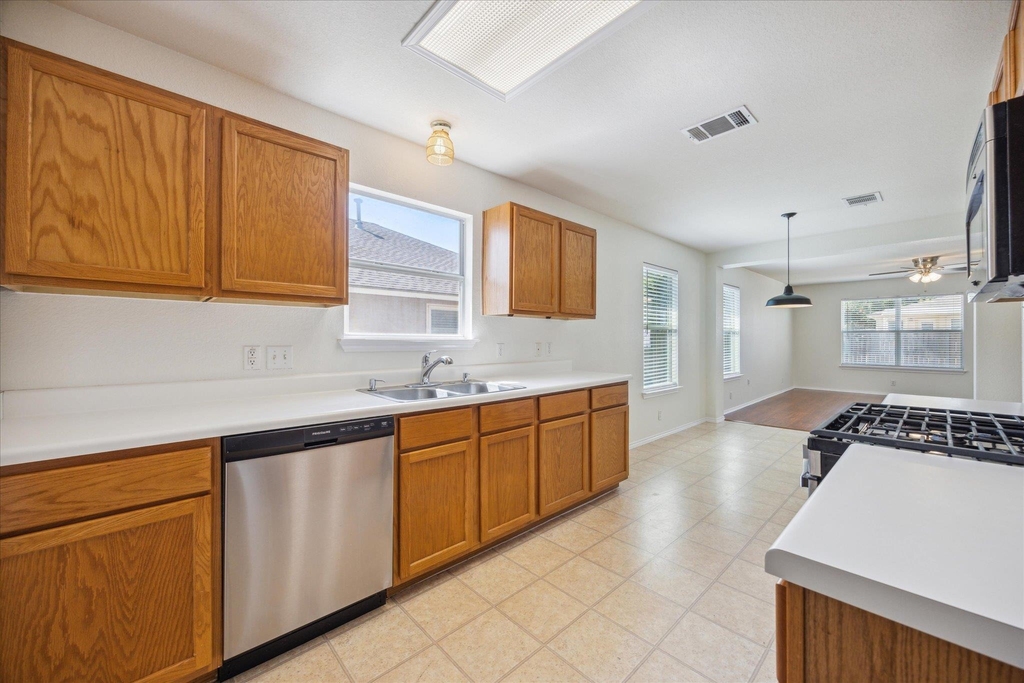 108 Loryn Dr - Photo 11