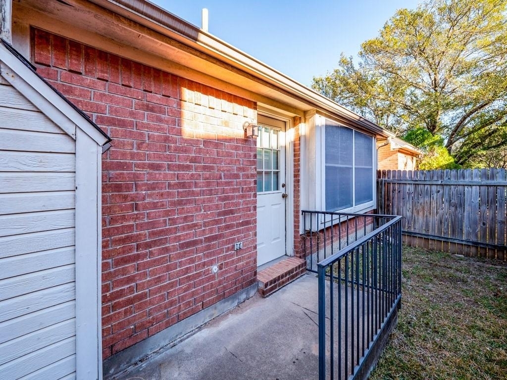 1901 Dapplegrey Ln - Photo 30