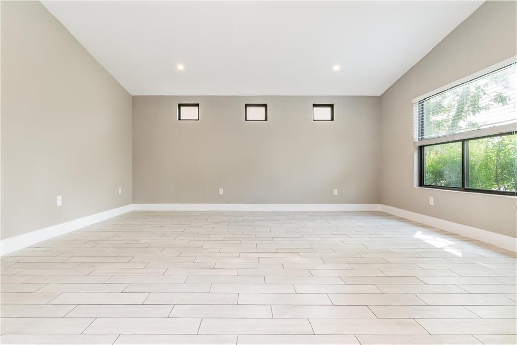 1702 New York Ave - Photo 4