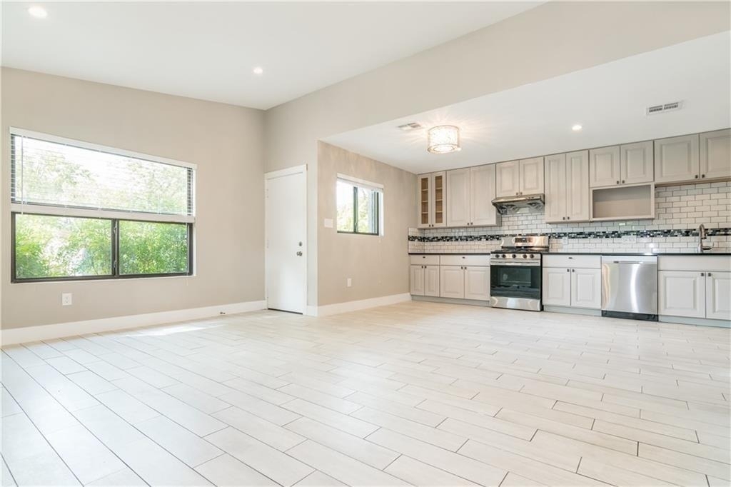 1702 New York Ave - Photo 3