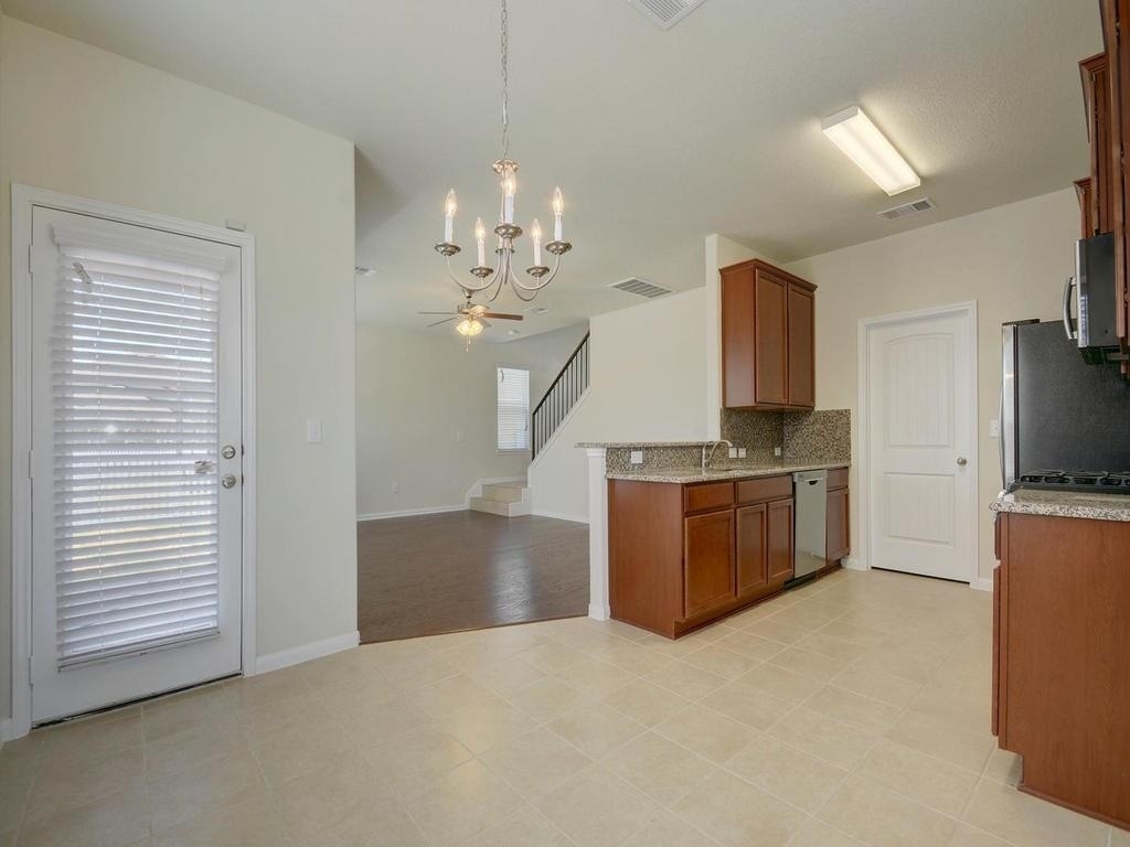 2015 Barker House Cv - Photo 9