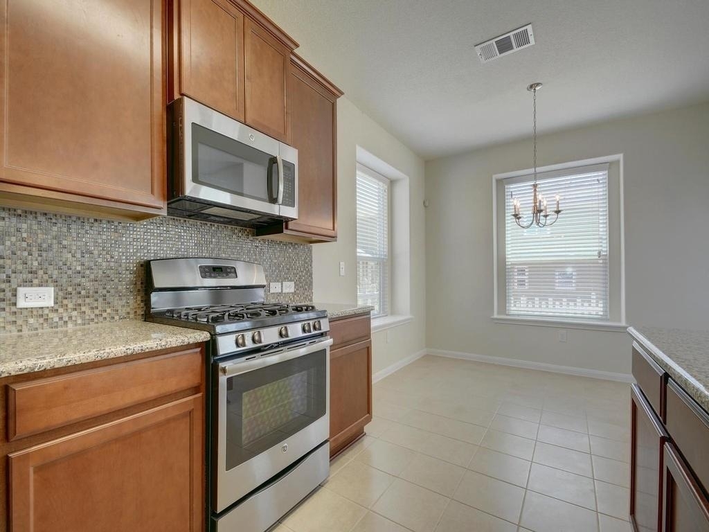 2015 Barker House Cv - Photo 12