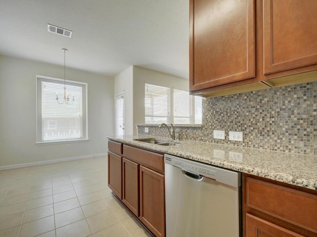2015 Barker House Cv - Photo 11
