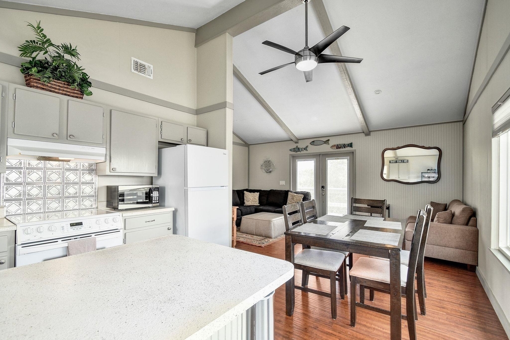 2591 Lakeshore Dr - Photo 9