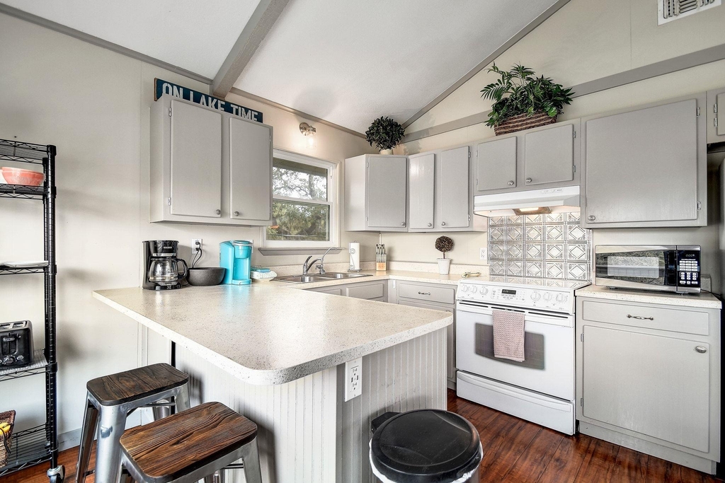 2591 Lakeshore Dr - Photo 7