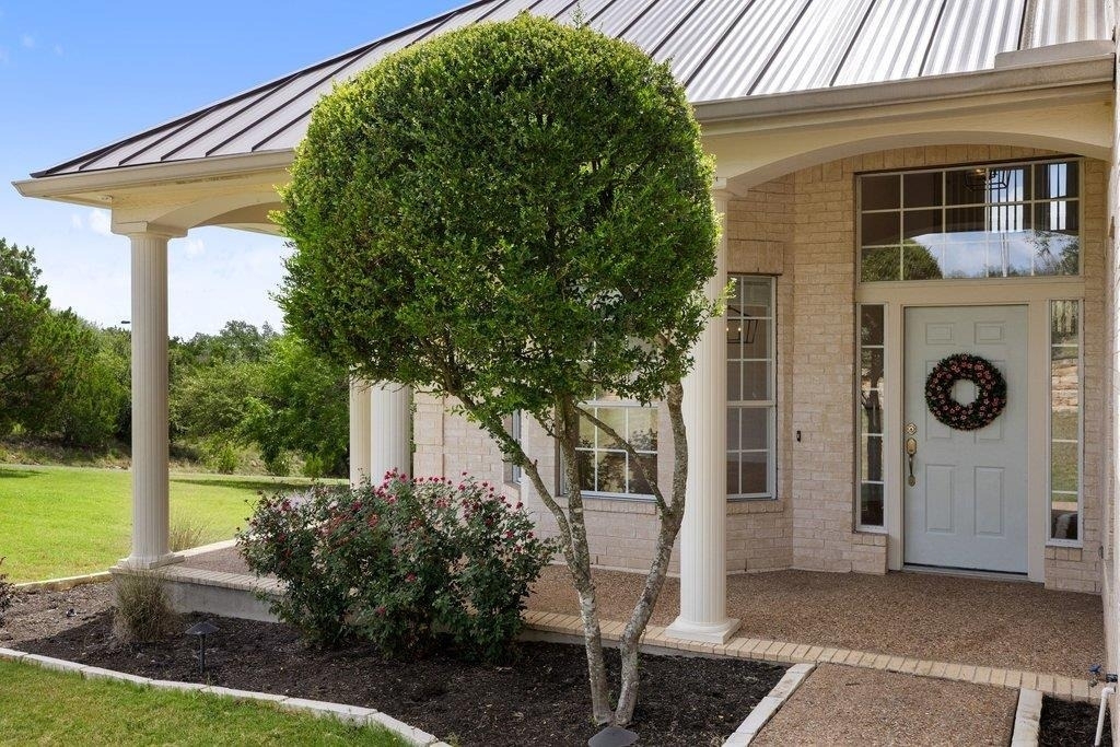 17133 Majestic Ridge Rd - Photo 2