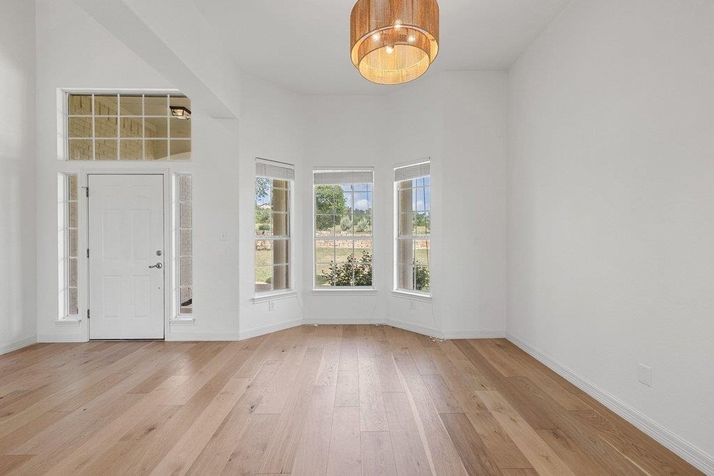 17133 Majestic Ridge Rd - Photo 4