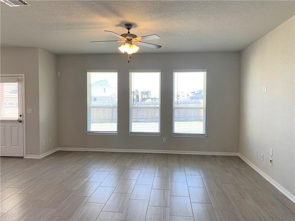 1104 Coulee Dr - Photo 9