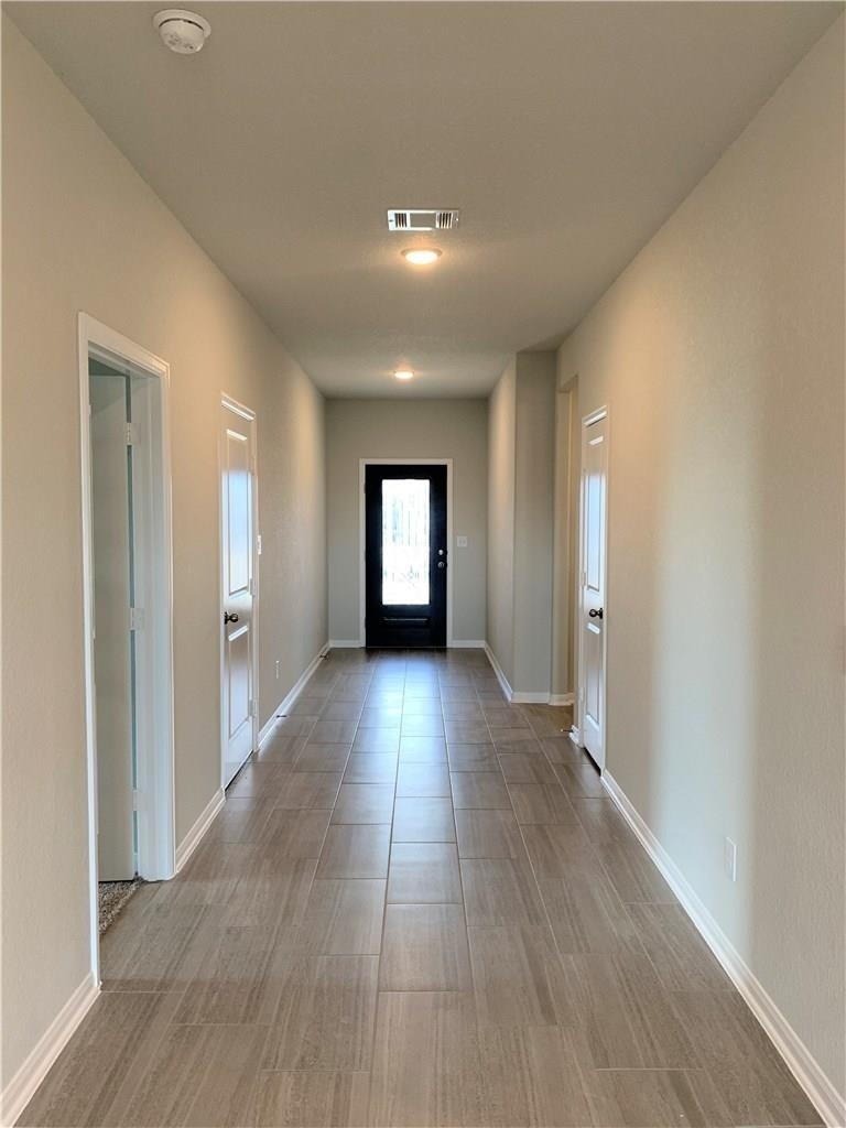 1104 Coulee Dr - Photo 2