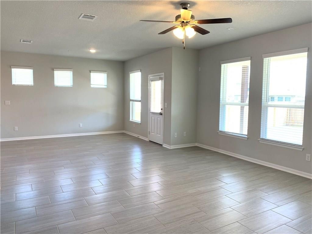 1104 Coulee Dr - Photo 8