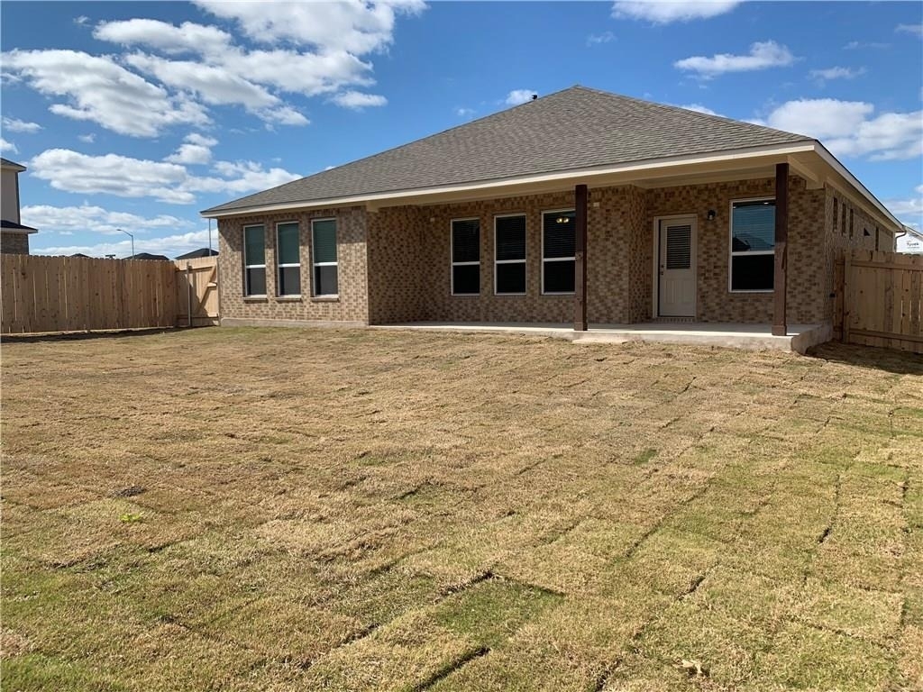 1104 Coulee Dr - Photo 28