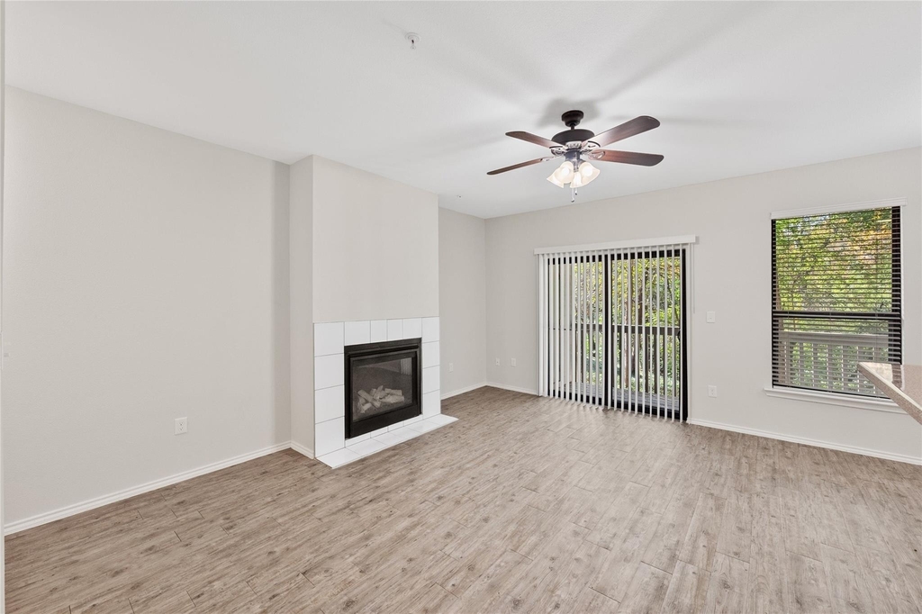 3839 Dry Creek Dr - Photo 4