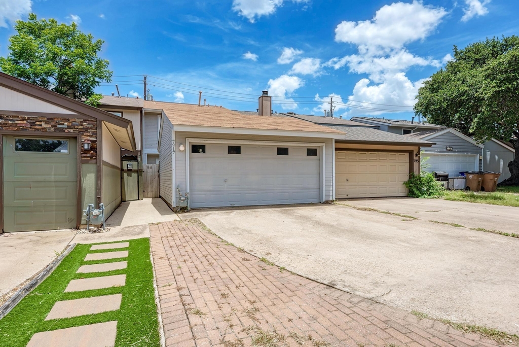 7917 Parliament Pl - Photo 1