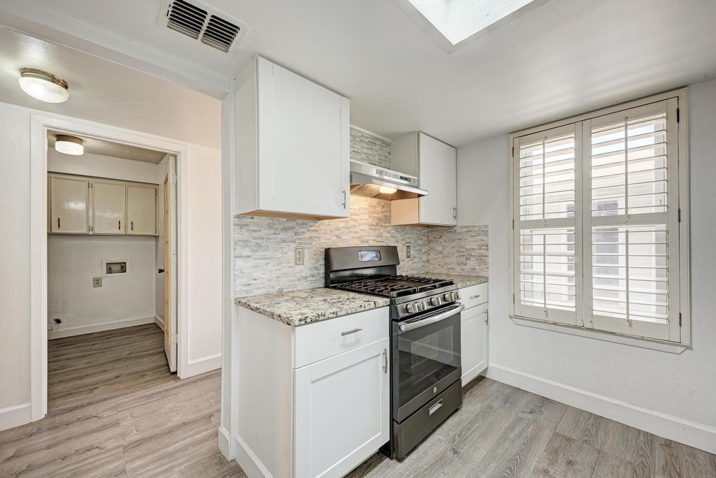 7917 Parliament Pl - Photo 14