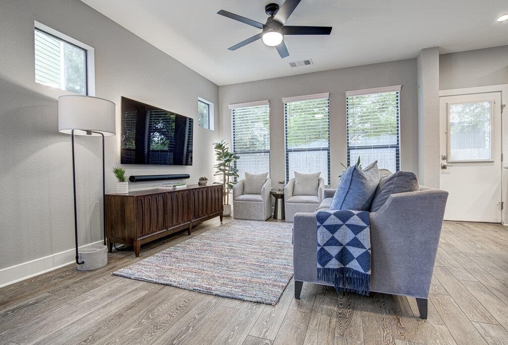 1409 Lorraine Loop - Photo 7